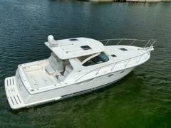 2004 Tiara Yachts 38 Open photo 8