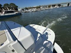 2003 Cruisers Yachts 540 Express "1000 Hour Service Completed" photo 5