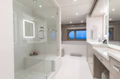 Master Ensuite (His &amp; Hers, Walkin Shower)