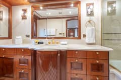 Queen Ensuite