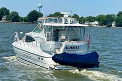 2001 Cruisers Yachts 4450 Express Motoryacht "CAVU" photo 2