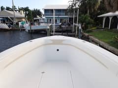 2017 28' Bluewater Sportfishing 2550 CC - Bow cockpit area with forward deck and flush hatch