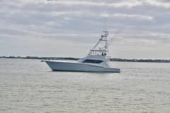1999 Hatteras 60 Convertible "DOWN TIME" photo 5