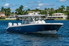 2020 Everglades 395 Center Console photo 2