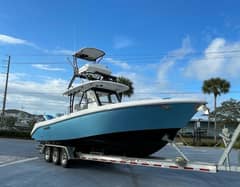 2022 Everglades 335 Center Console photo 3