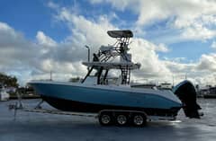 2022 Everglades 335 Center Console photo 2