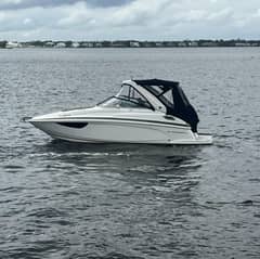 2018 Regal 28 Express photo 4