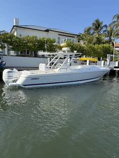 2017 Intrepid 327 Cuddy "PATRICIA" photo 2