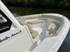 2019 Pursuit S288 CC photo 5