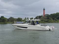 2021 Boston Whaler 420 Outrage "BFT" photo 6