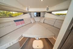2021 Sea Ray 320 Sundancer photo 6