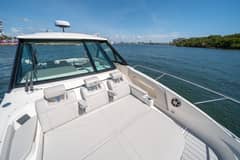 2021 Sea Ray 320 Sundancer photo 5