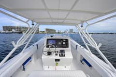 2003 Jupiter 31 Cuddy photo 2
