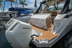 2025 Sea Ray 320 Sundancer "Pace Yourself" photo 9