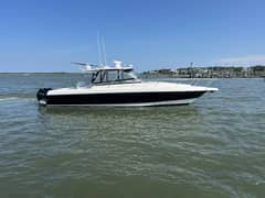 2007 Intrepid 377 Walkaround "FINSURE" photo 3