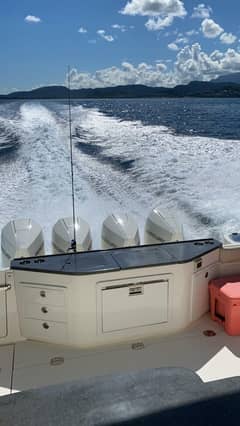 2021 Boston Whaler 405 Conquest photo 8