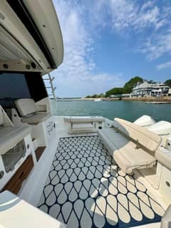 2021 Boston Whaler 405 Conquest "MerSea" photo 7