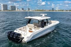2023 Boston Whaler 350 Realm photo 4