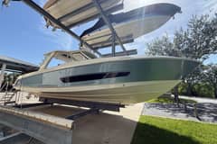 2017 Boston Whaler 420 Outrage photo 3