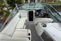 2022 Regal 33 XO photo 9