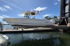 2019 Boston Whaler 330 Outrage photo 1