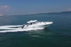 2017 Intrepid 475 Sport Yacht photo 8