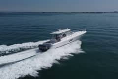 2017 Intrepid 475 Sport Yacht photo 9