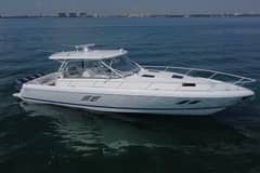2017 Intrepid 475 Sport Yacht photo 1
