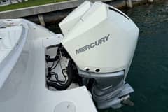 2020 Boston Whaler 330 Outrage photo 5