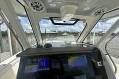 2021 Pursuit S 328 Sport photo 6