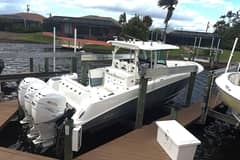 2014 Boston Whaler 350 Outrage photo 8