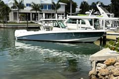 2014 Boston Whaler 350 Outrage photo 2