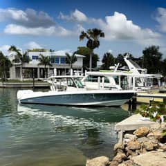 2014 Boston Whaler 350 Outrage photo 1