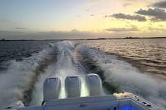 2014 Boston Whaler 350 Outrage photo 5