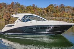 2018 Sea Ray Sundancer 350 Coupe photo 2
