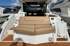 2014 Cruisers Yachts 45 Cantius photo 4