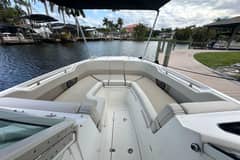 2018 Boston Whaler 320 Vantage photo 8