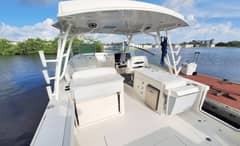 2021 Cobia 330DC photo 9