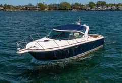 2012 Tiara Yachts 3100 Coronet photo 3