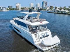 2018 Prestige 680 photo 7