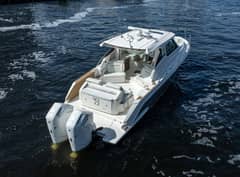 2022 Tiara Yachts 43 LE "3Ss" photo 8