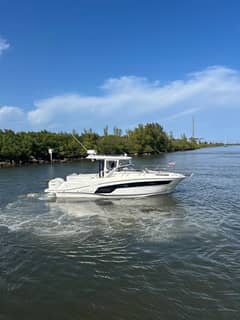 2024 Jeanneau 10.5 Walkaround photo 1