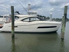 2019 Carver C37 photo 2
