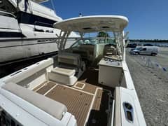 2018 Boston Whaler 320 Vantage "G-MAN" photo 5