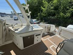 2018 Boston Whaler 320 Vantage "G-MAN" photo 8