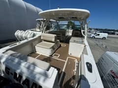 2018 Boston Whaler 320 Vantage "G-MAN" photo 5
