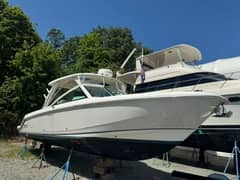 2018 Boston Whaler 320 Vantage "G-MAN" photo 1