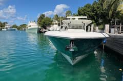 2016 Everglades 435 Center Console photo 5