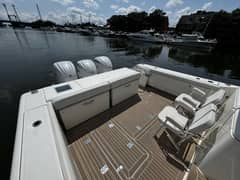 2022 Pursuit OS 385 Offshore photo 9