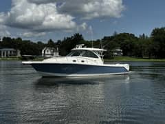 2022 Pursuit OS 385 Offshore photo 1